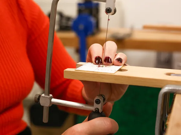 Réalisez votre pendentif en argent avec Joanne - Image n°3 - Wecandoo