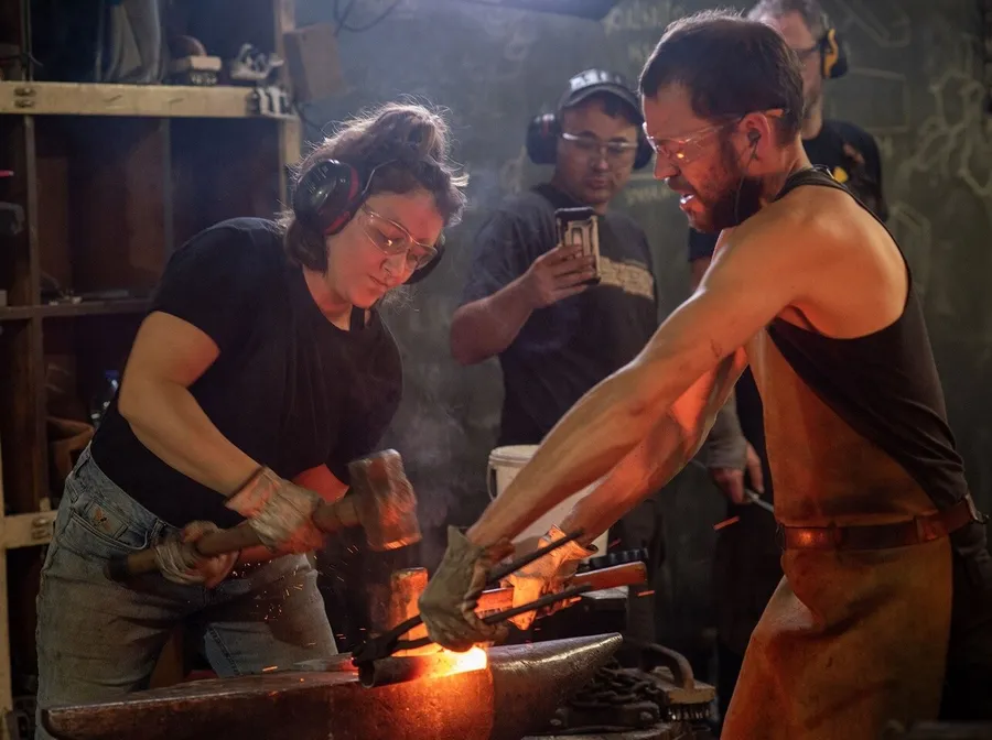 Forgez votre couteau fixe damassé avec Cécile - 3J - Image n°1 - Wecandoo