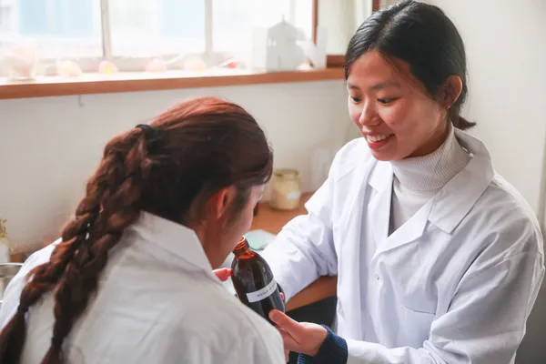 Réalisez votre baume chantilly pour le corps et votre baume à lèvres avec Hélène - Image n°5 - Wecandoo