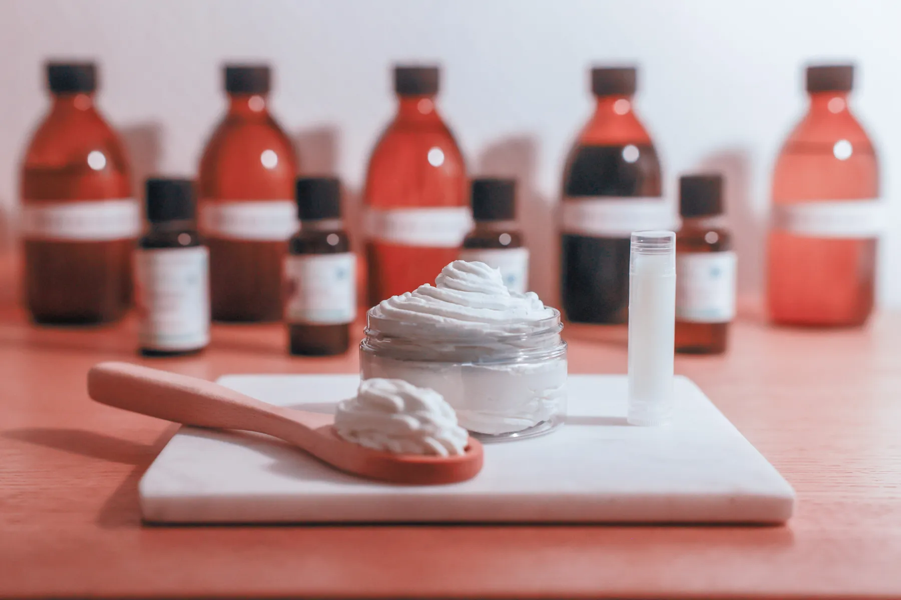 Réalisez votre baume chantilly pour le corps et votre baume à lèvres avec Hélène - Afbeelding nr. 1 - Wecandoo