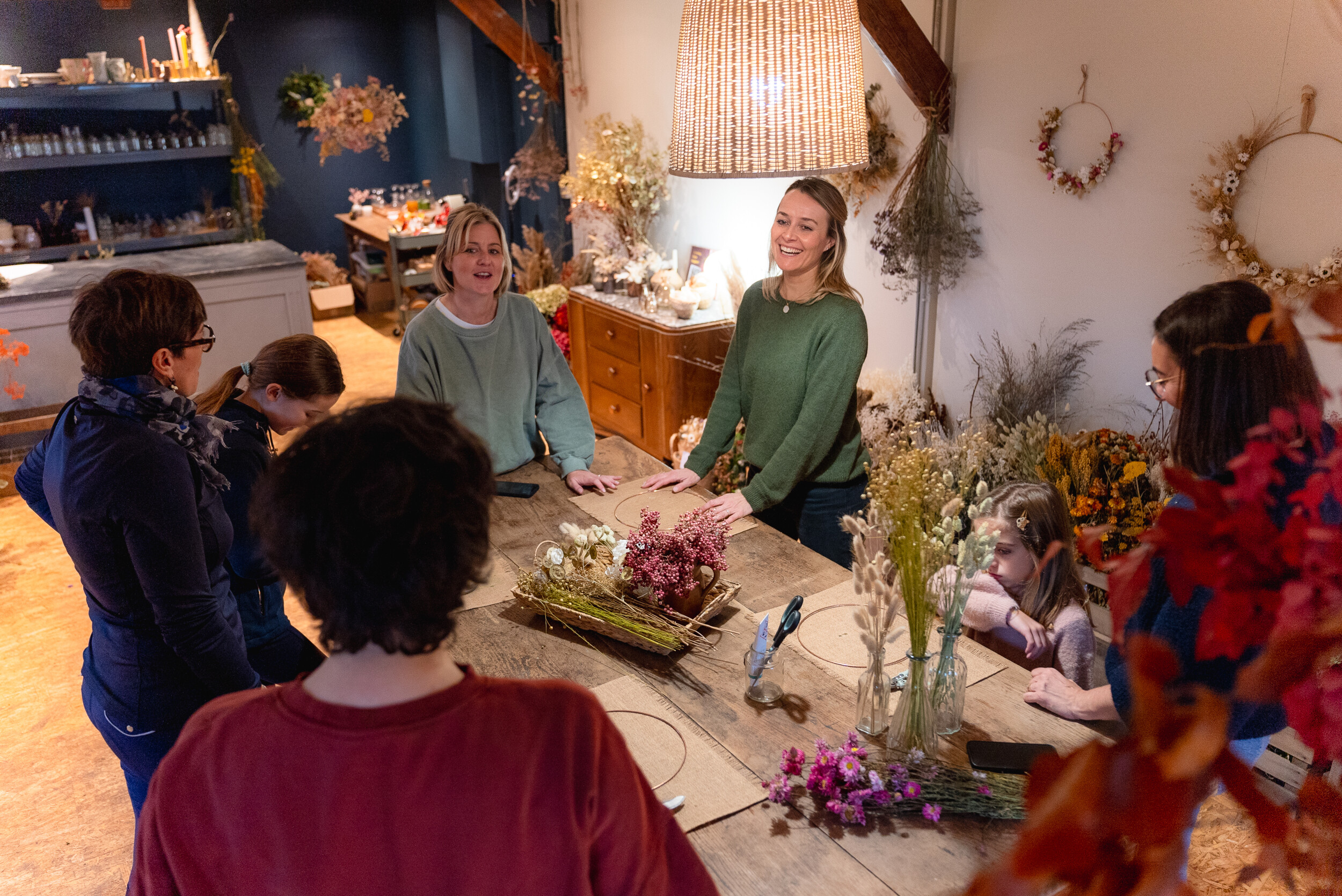 Wecandoo - Réalisez votre couronne de fleurs séchées avec Stéphanie - Image n°8