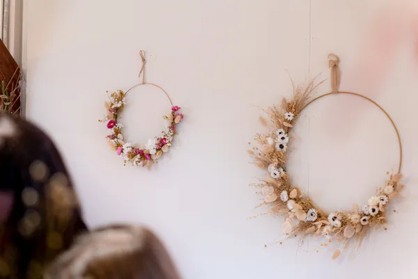Réalisez votre couronne de fleurs séchées avec Stéphanie - Image n°4 - Wecandoo