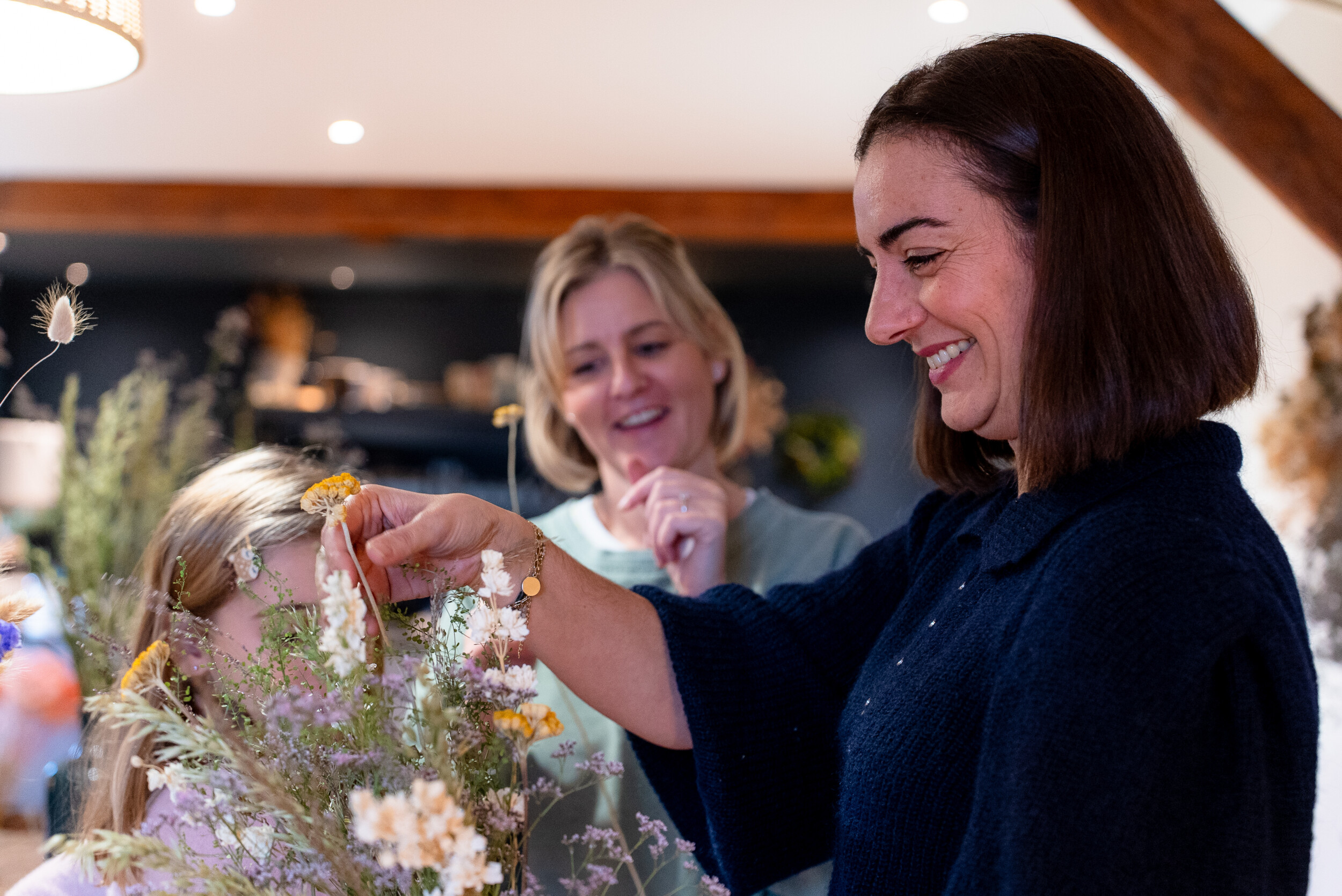 Wecandoo - Réalisez votre bouquet de fleurs séchées avec Stéphanie - Image n°2