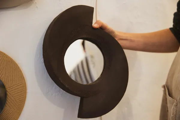Réalisez votre miroir en céramique avec Kathleen - Image n°4 - Wecandoo