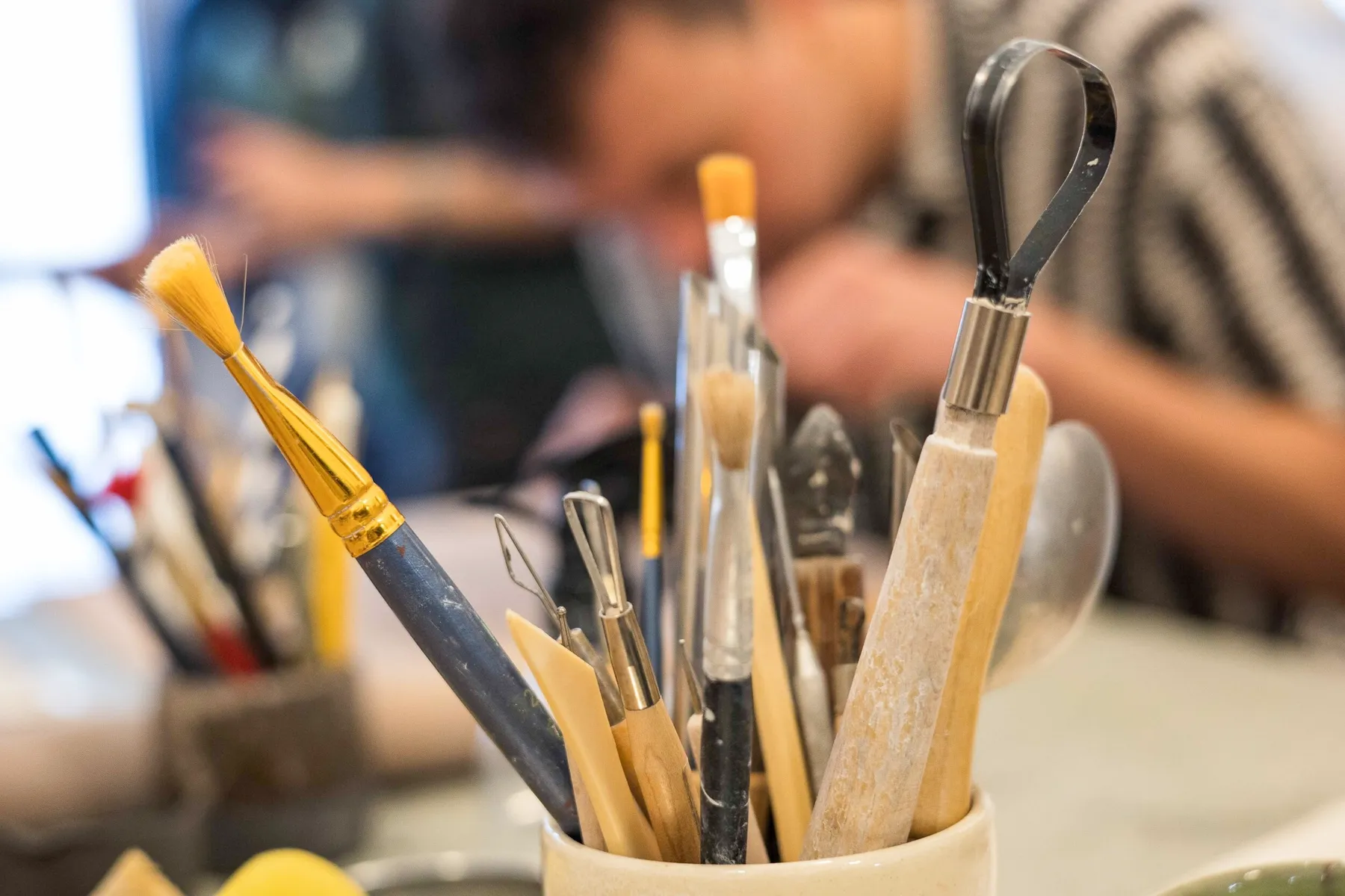 Réalisez votre objet unique en terre mêlée avec Kathleen - Image n°4 - Wecandoo