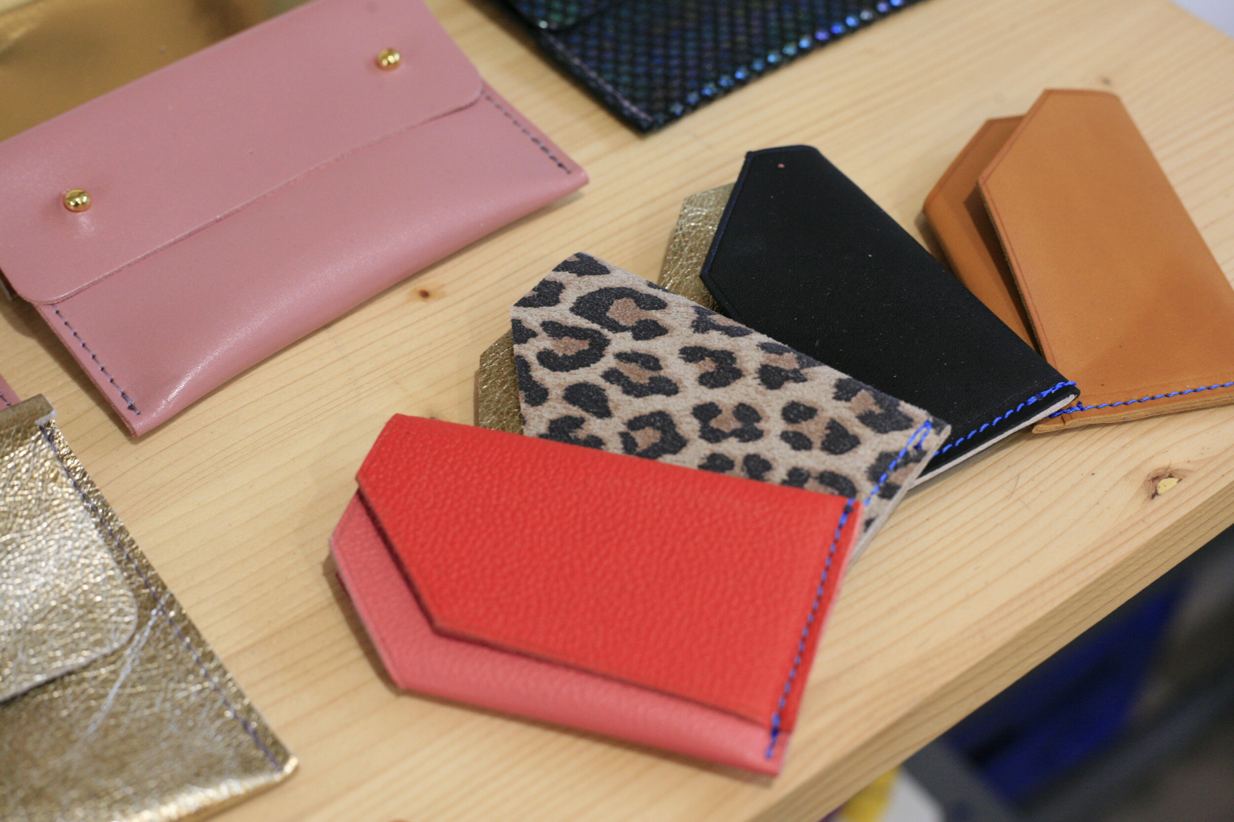 Réalisez vos accessoires en cuir en groupe