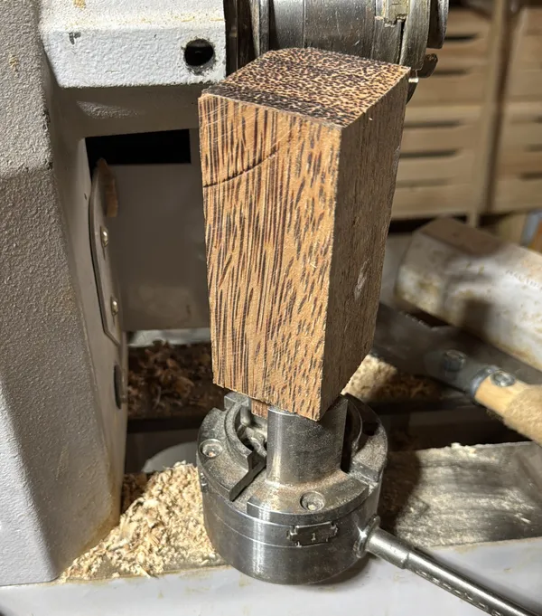 Fabriquez votre décapsuleur au tour à bois avec Marc - Image n°3 - Wecandoo