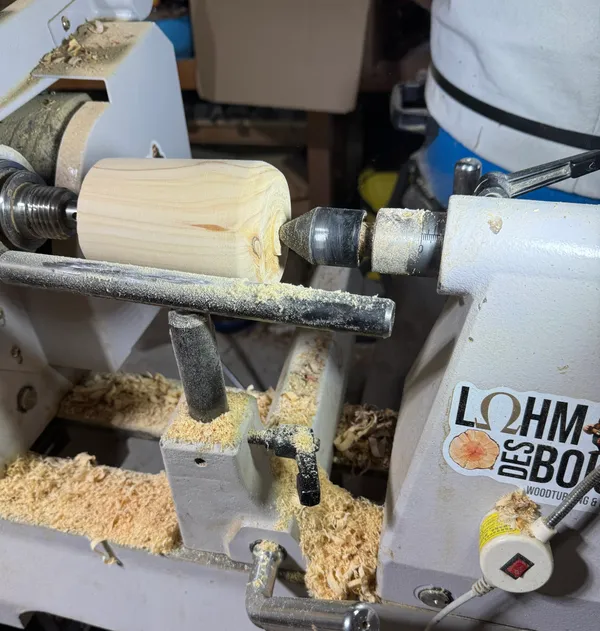 Fabriquez votre décapsuleur au tour à bois avec Marc - Image n°2 - Wecandoo