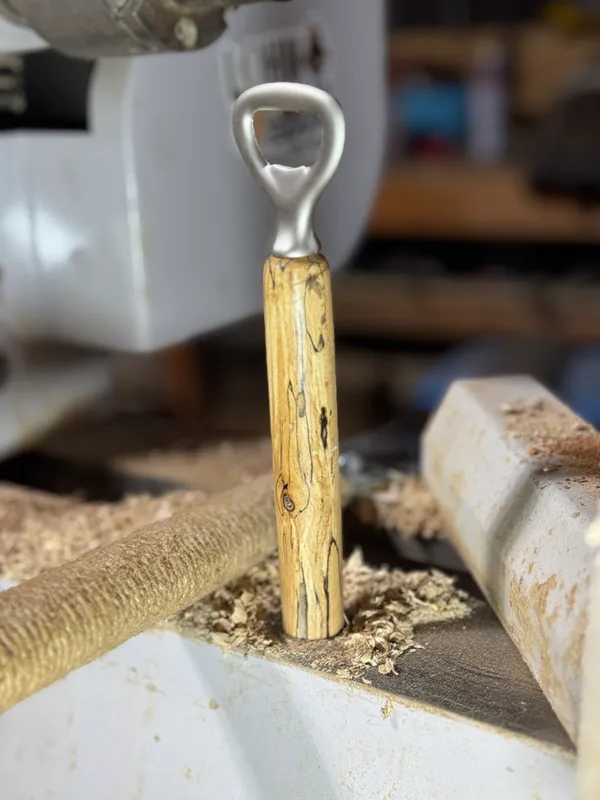 Fabriquez votre décapsuleur au tour à bois avec Marc - Image n°4 - Wecandoo