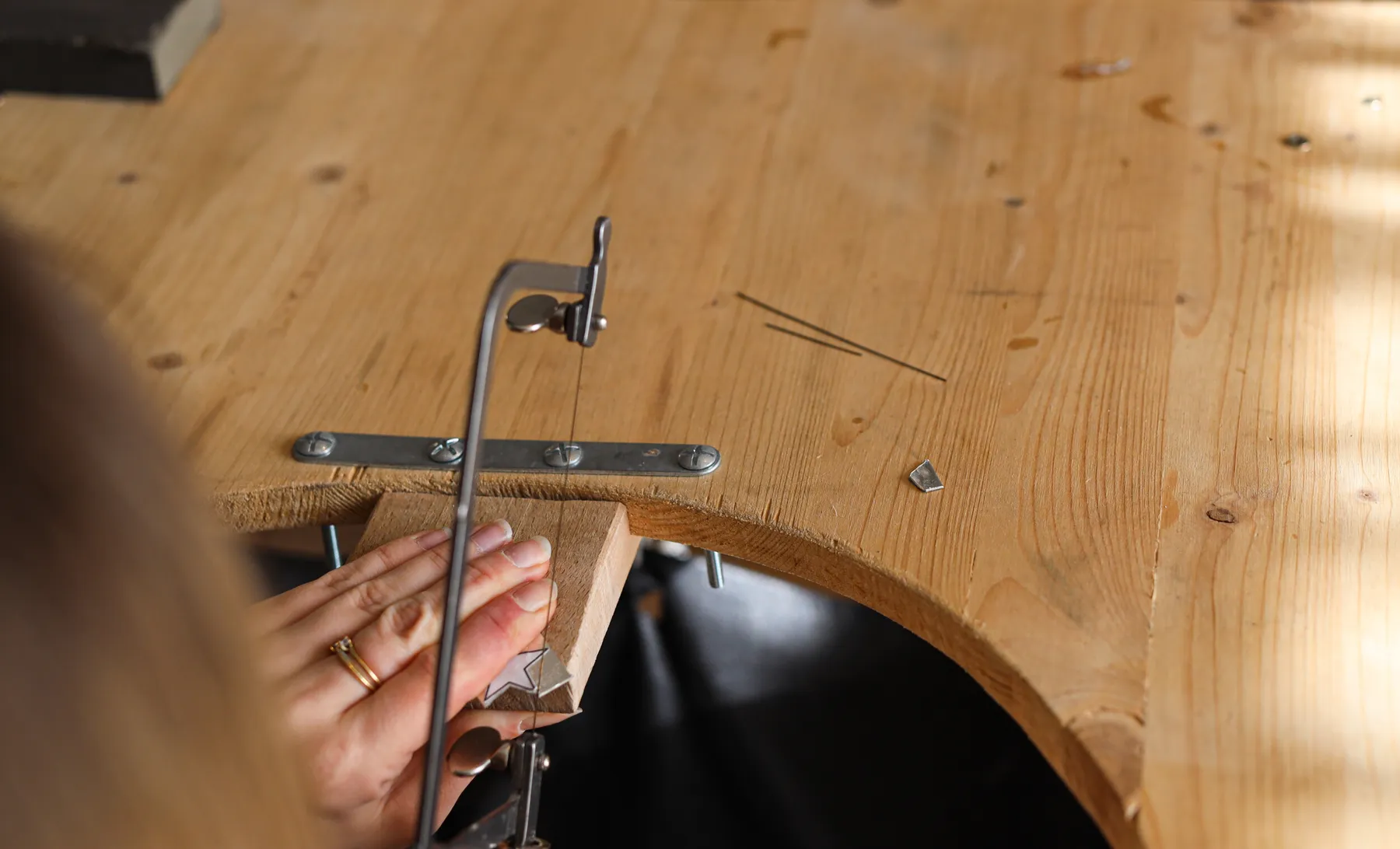 Créez votre bijou personnalisé en argent avec Anaïs - 2J - Image n°2 - Wecandoo