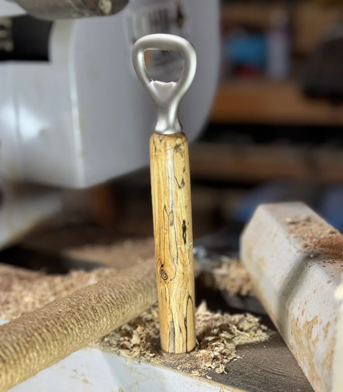 Fabriquez votre décapsuleur au tour à bois