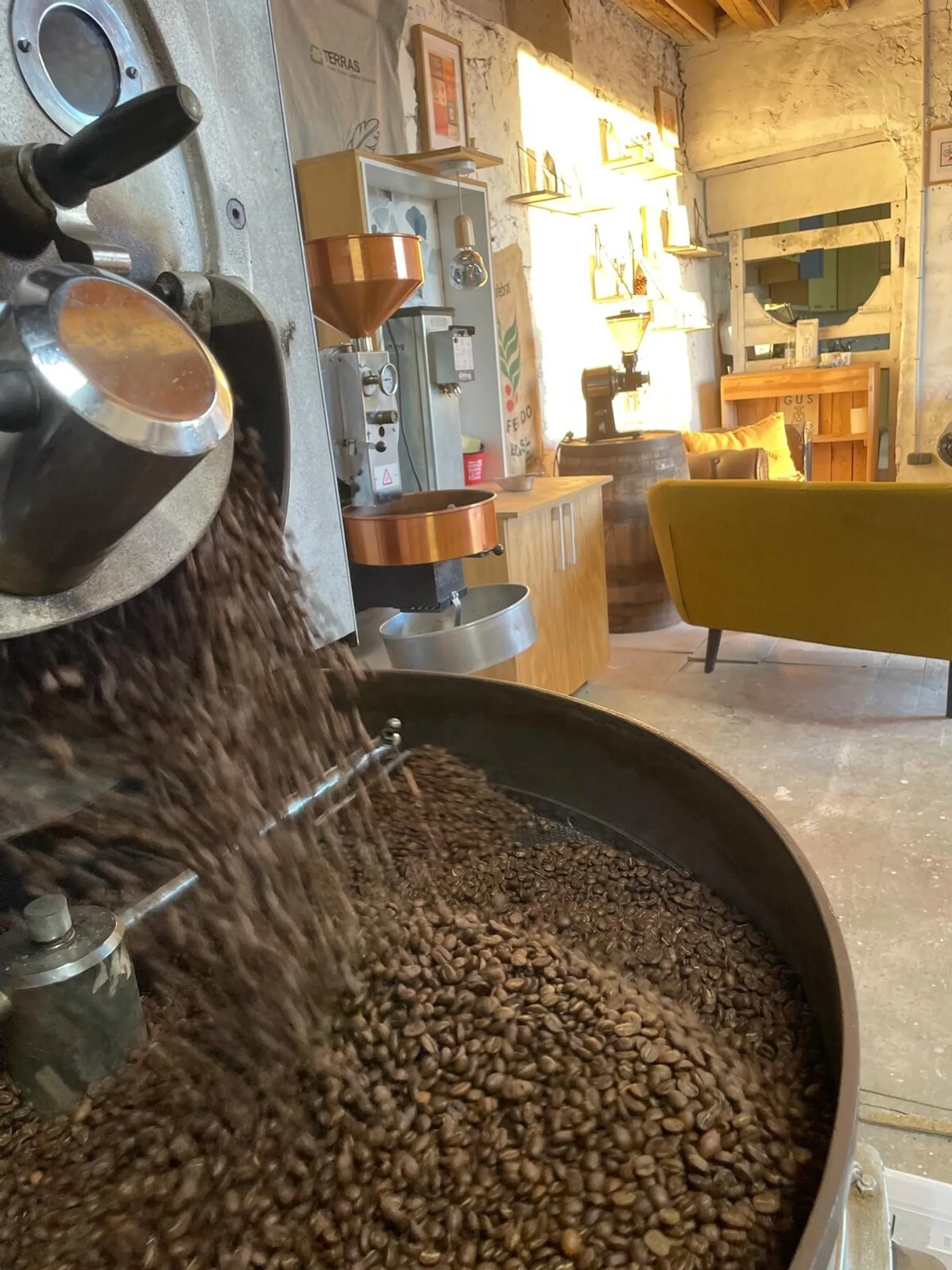 Découvrez les secrets de la torréfaction artisanale avec Xavier - Image n°2 - Wecandoo