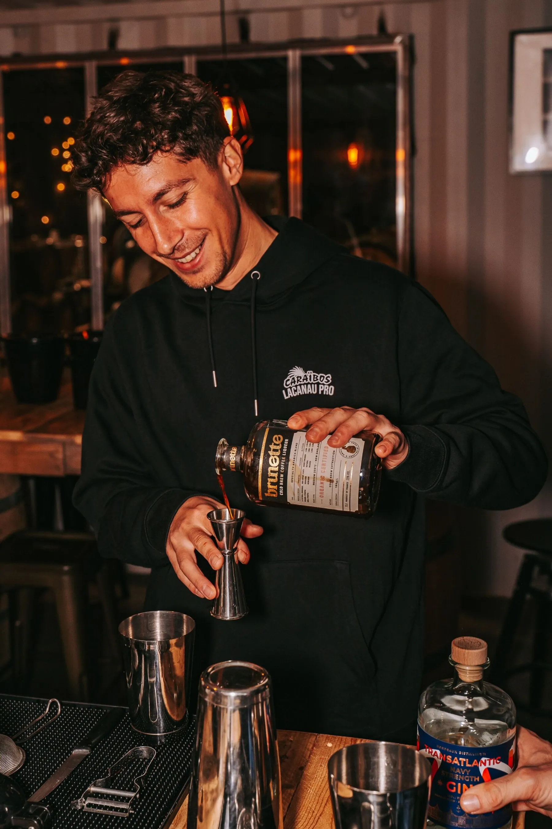 Enchantez votre équipe et plongez au coeur d'une distillerie artisanale avec Arnaud et Antoine - Image n°3 - Wecandoo