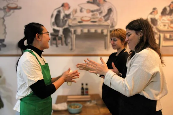 Préparez vos gyozas et raviolis vapeur avec Ying - Image n°2 - Wecandoo