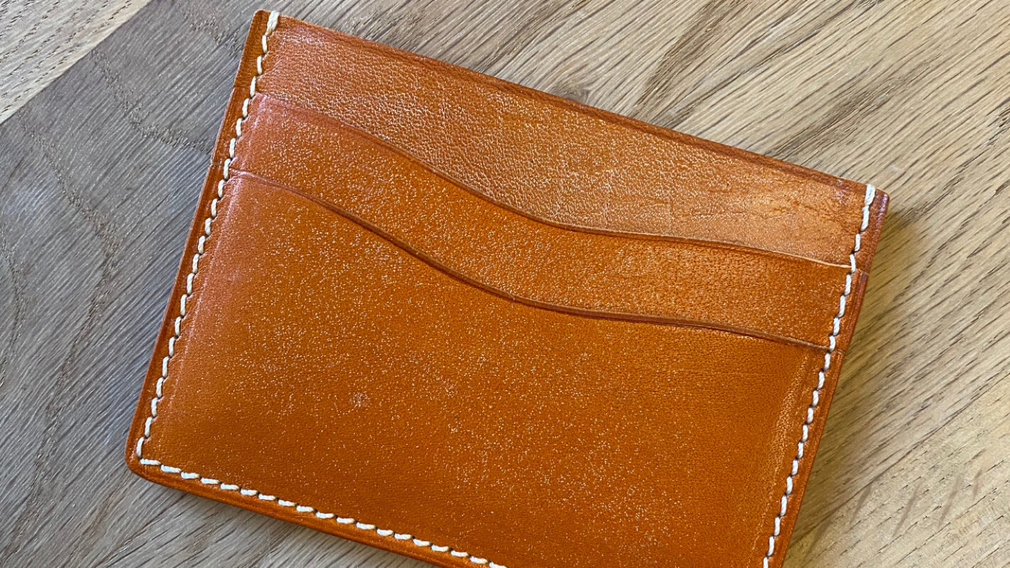 Wecandoo - Introduction to leather working and make a card holder - Image n°4