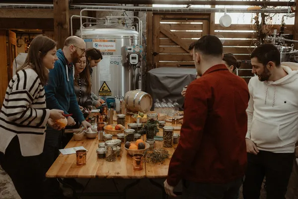 Distillez votre recette de gin en duo avec Aline et Manu - Image n°5 - Wecandoo