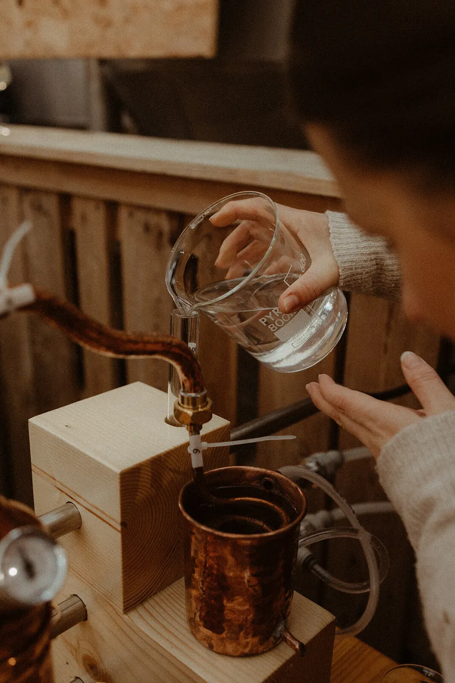 Distillez votre recette de gin en duo avec Aline et Manu - Image n°1 - Wecandoo