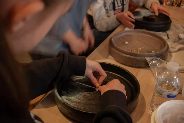 Fabriquez votre horloge éco-conçue avec Christophe et Mariane - Image n°4 - Wecandoo