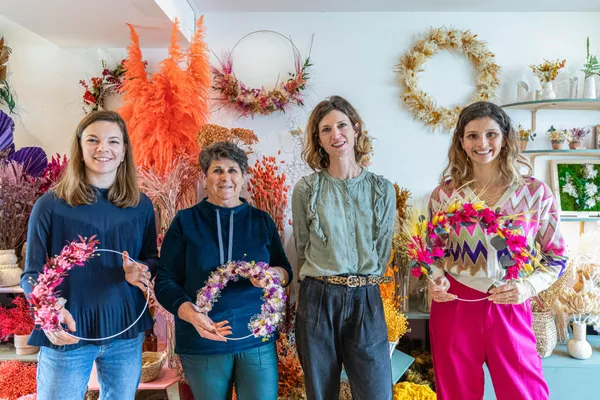 Fabriquez votre couronne de fleurs avec Claire - Image n°2 - Wecandoo