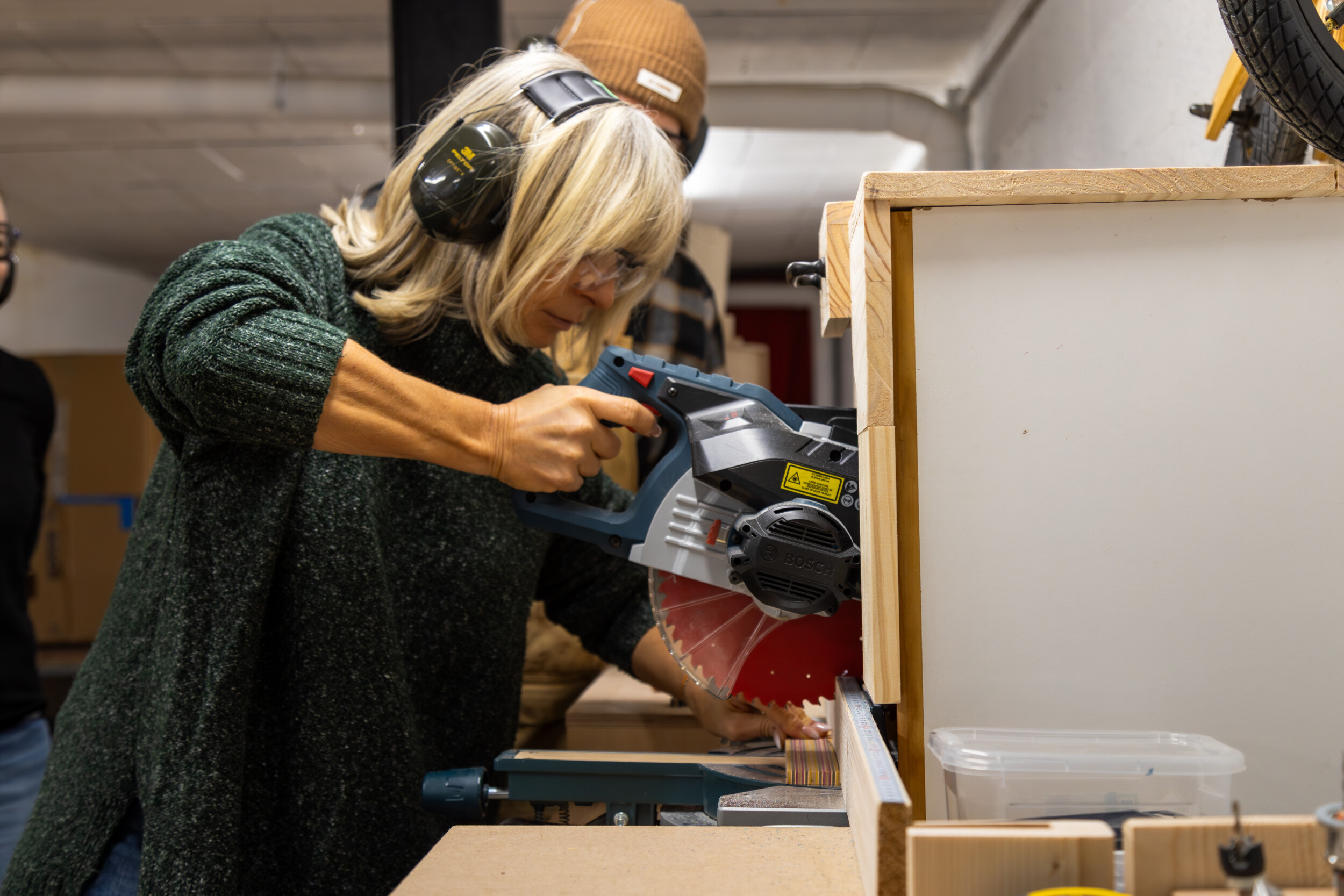 Wecandoo - Réalisez votre tabouret en skates upcyclés sur une journée avec Julien - Image n°7