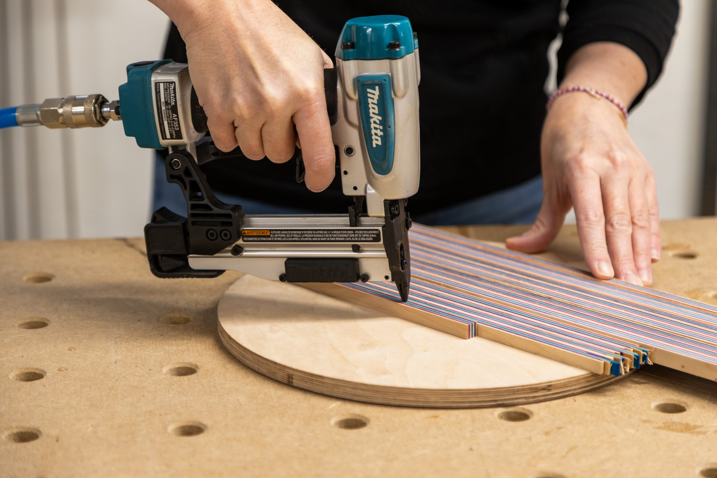 Wecandoo - Réalisez votre tabouret en skates upcyclés sur une journée avec Julien - Image n°5