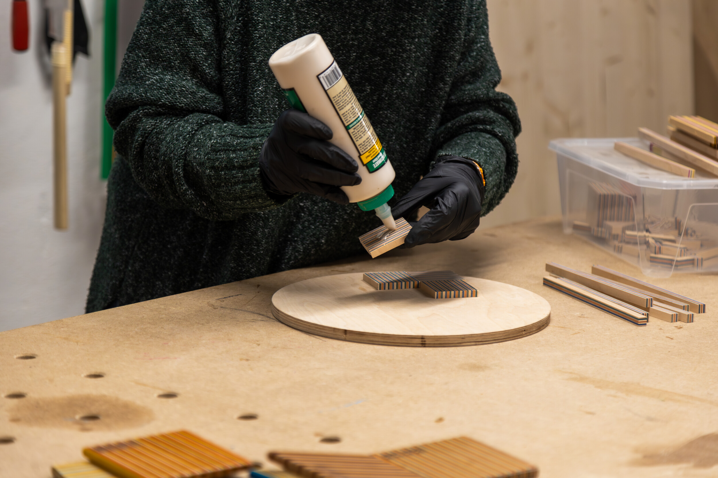 Wecandoo - Réalisez votre tabouret en skates upcyclés sur une journée avec Julien - Image n°2