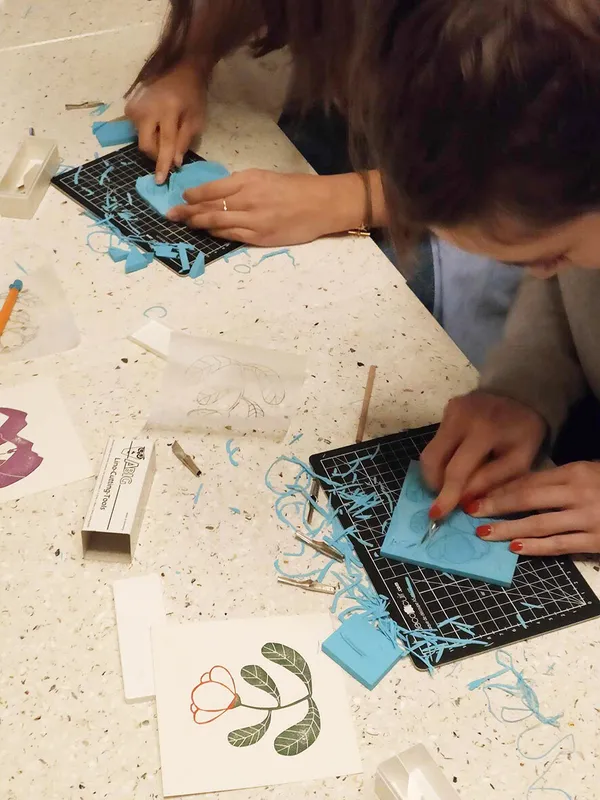 Rassemblez votre équipe et gravez votre tampon unique avec Ghislaine - Image n°2 - Wecandoo