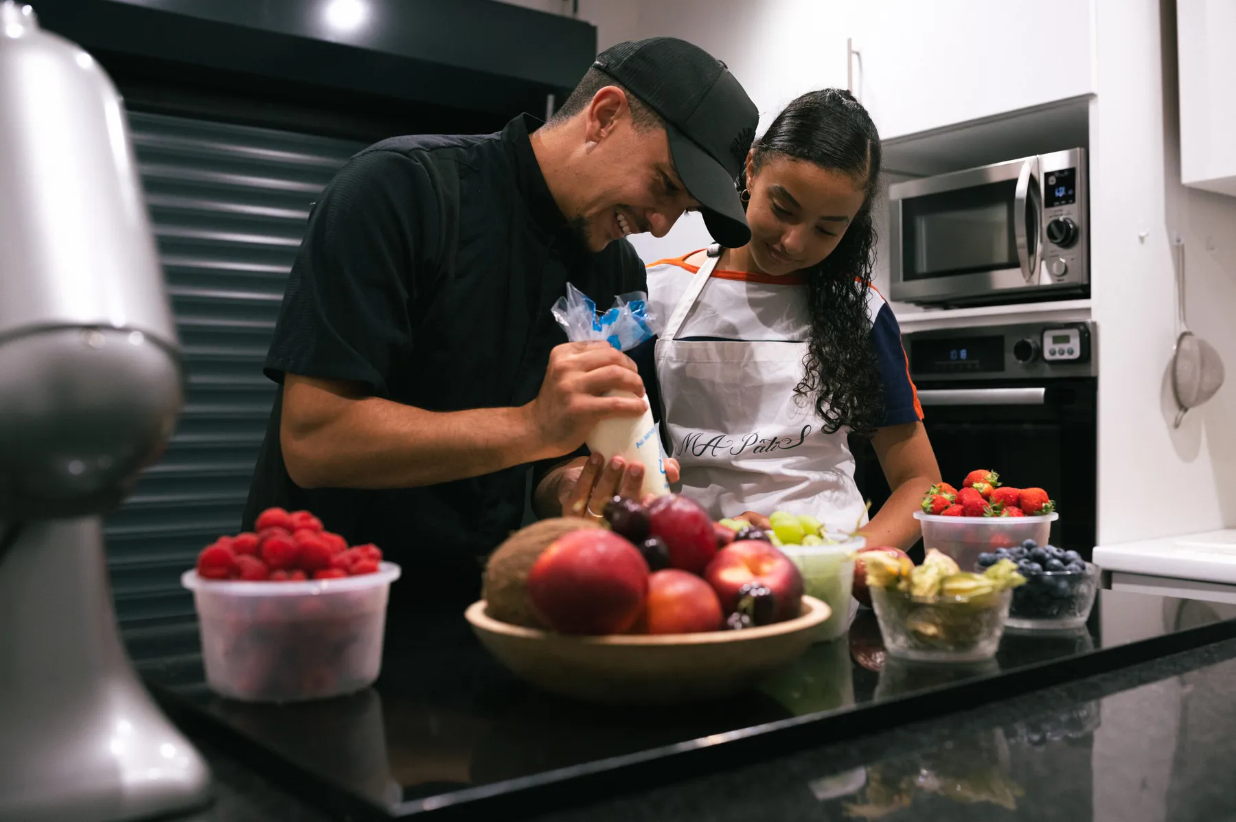 Réalisez votre gâteau aux fruits de saison avec Mohamed-Amine - Image n°4 - Wecandoo