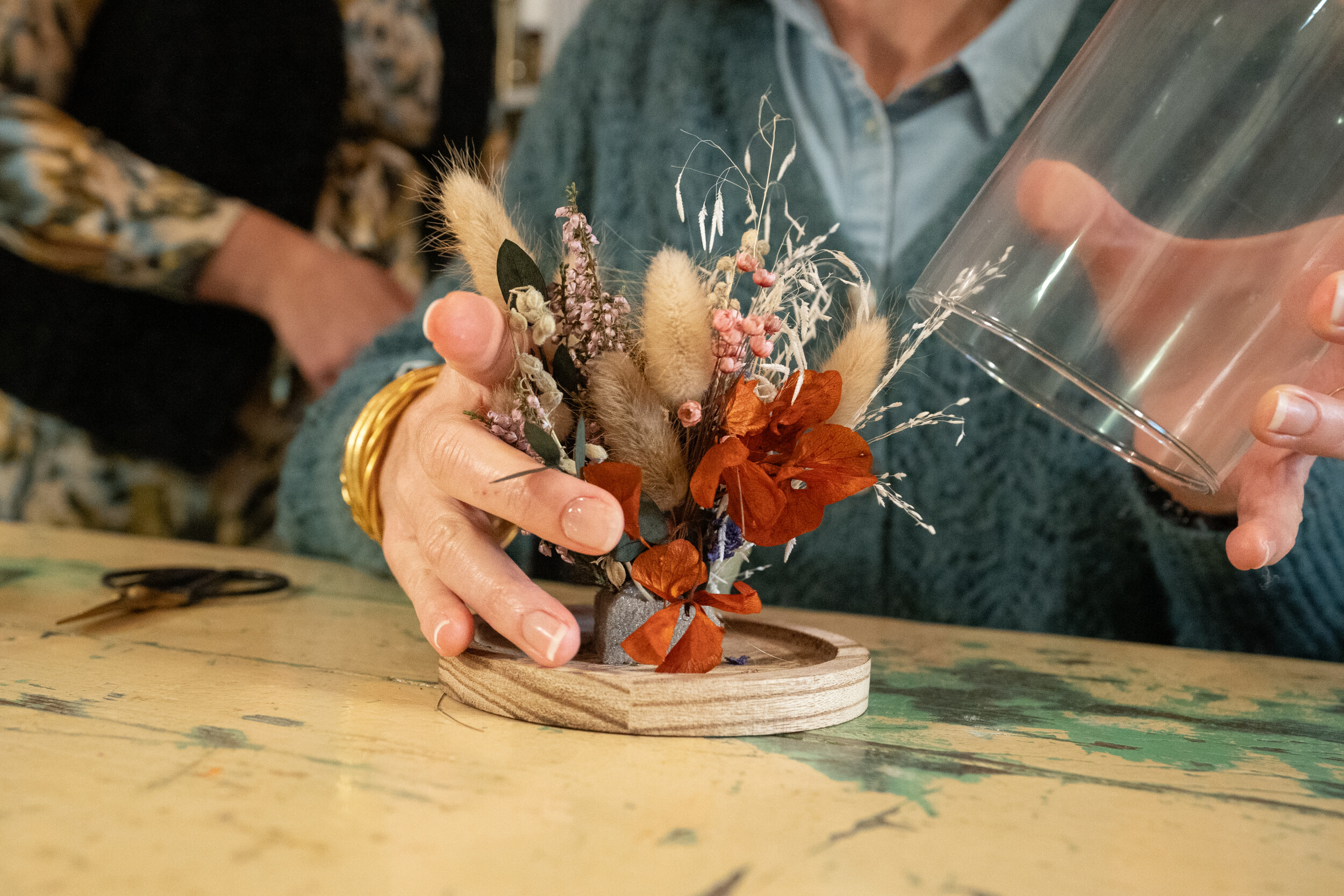 Wecandoo - Réalisez votre cloche fleurie avec Marine - Image n°2