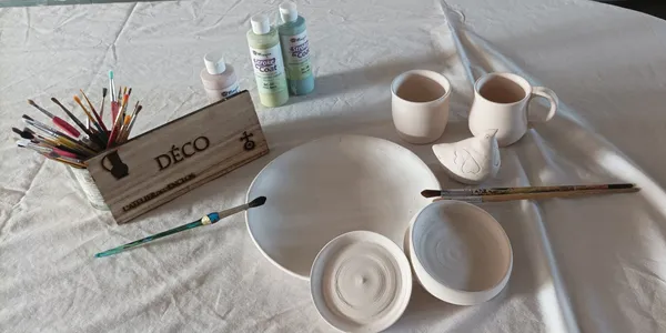 Rassemblez votre équipe et décorez votre pièce en céramique autour d'un verre avec Valérie - Image n°4 - Wecandoo