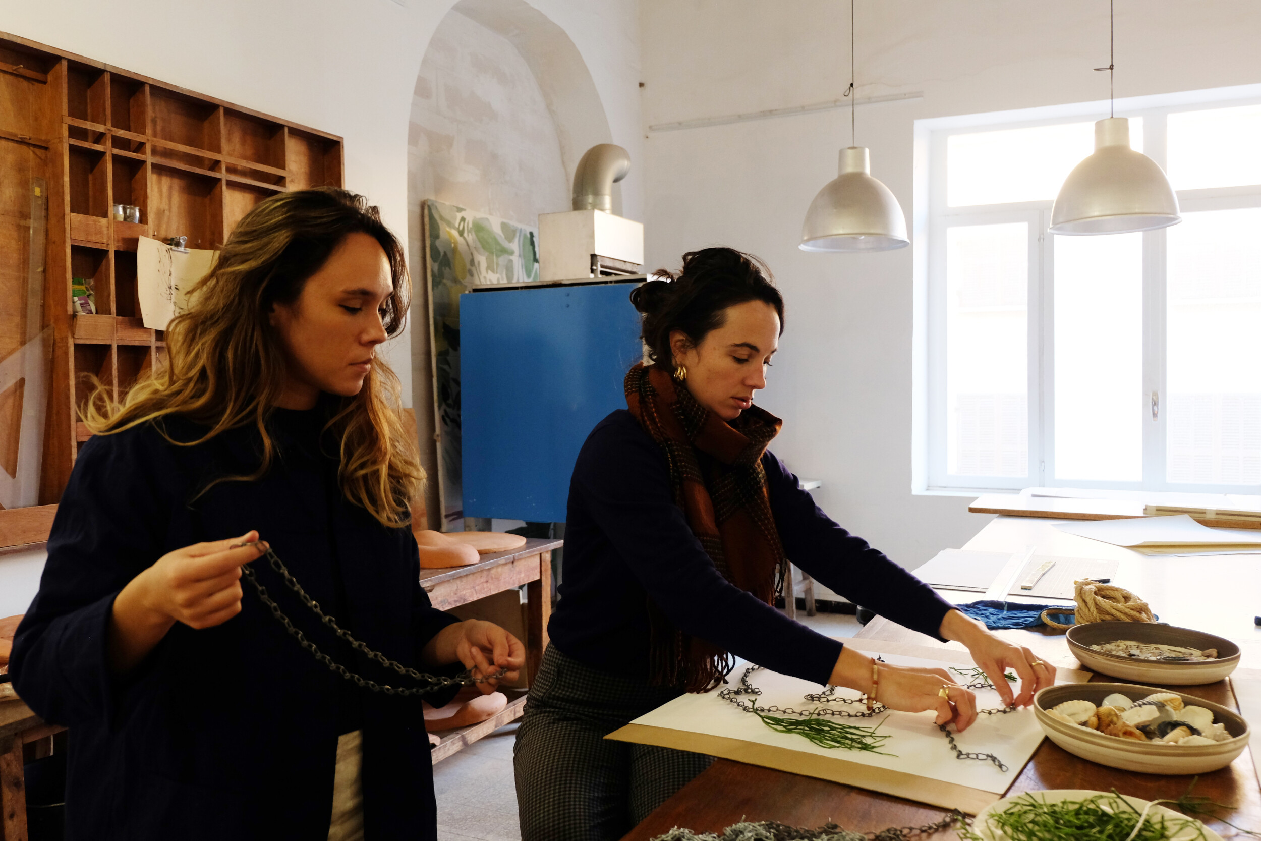 Wecandoo - Réalisez votre foulard en cyanotype avec Clara - Image n°4