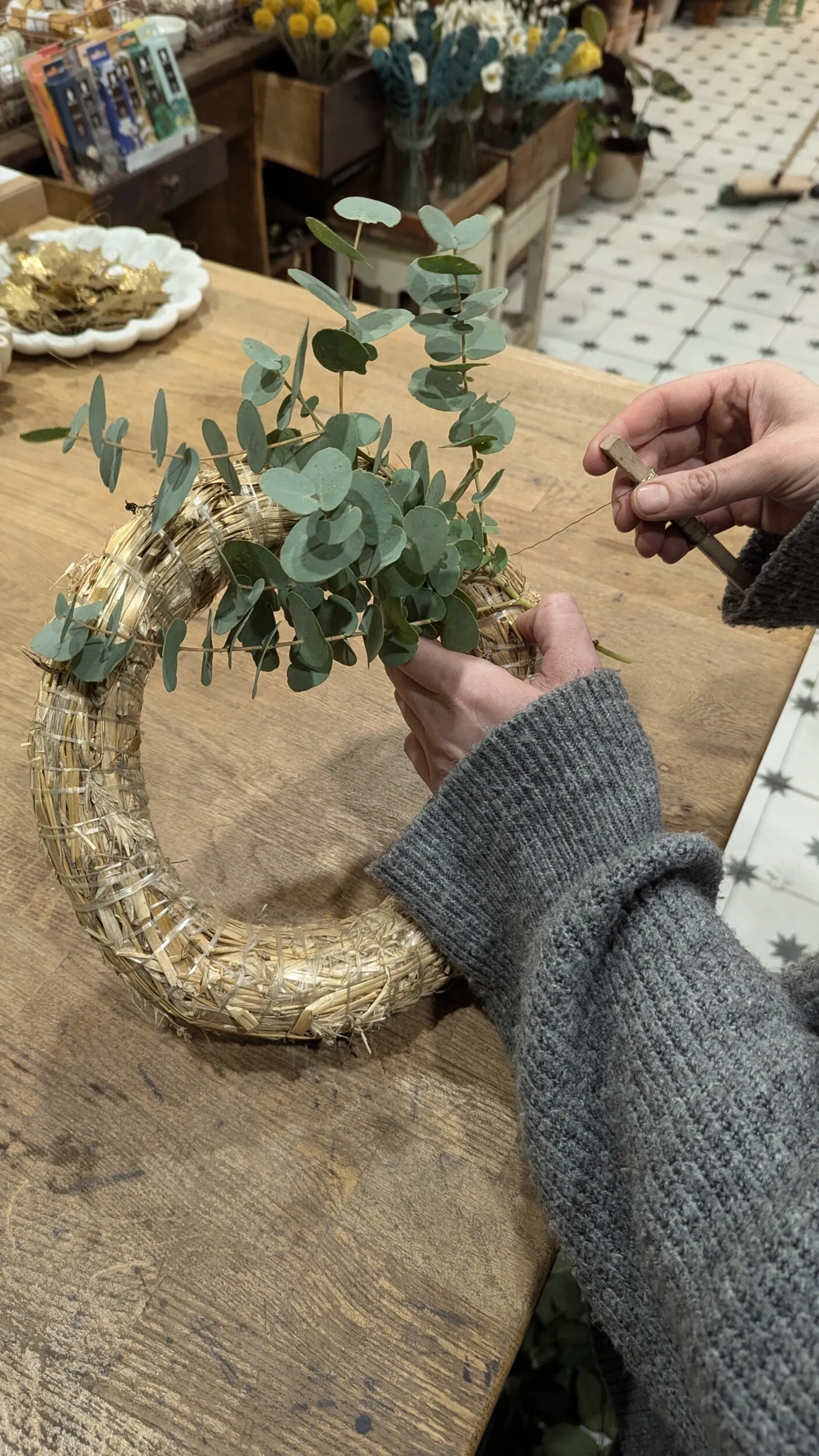 Réalisez votre couronne de feuillage saisonnier avec Théo - Image n°4 - Wecandoo