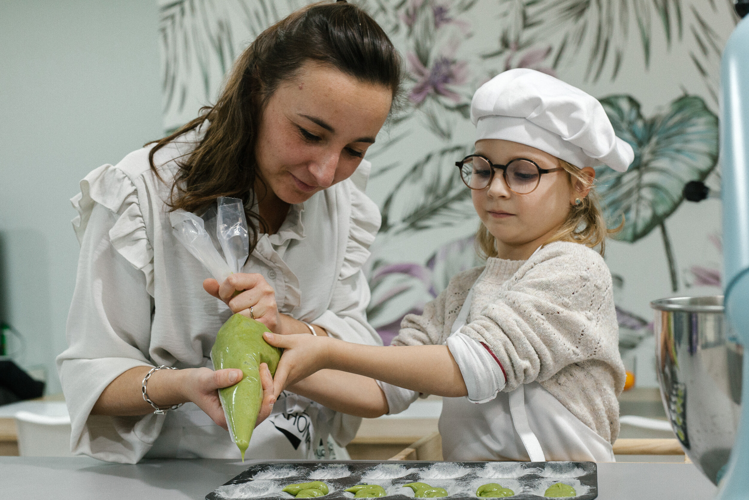 Wecandoo - Réalisez des pâtisseries avec votre enfant accompagnés par Jonathan - Image n°3