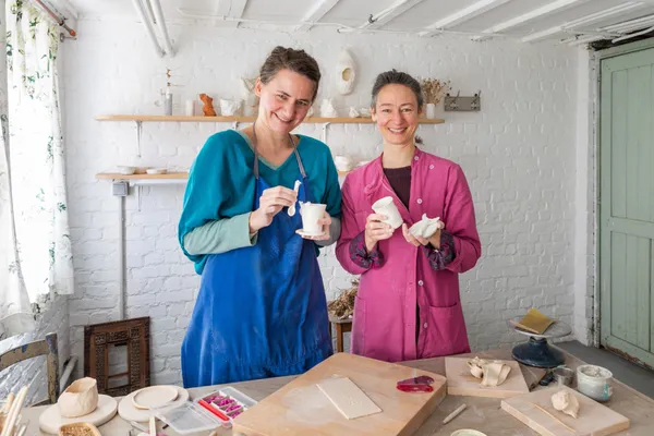 Enchantez votre équipe et amusez-vous autour de la porcelaine avec Émilie - Afbeelding nr. 4 - Wecandoo