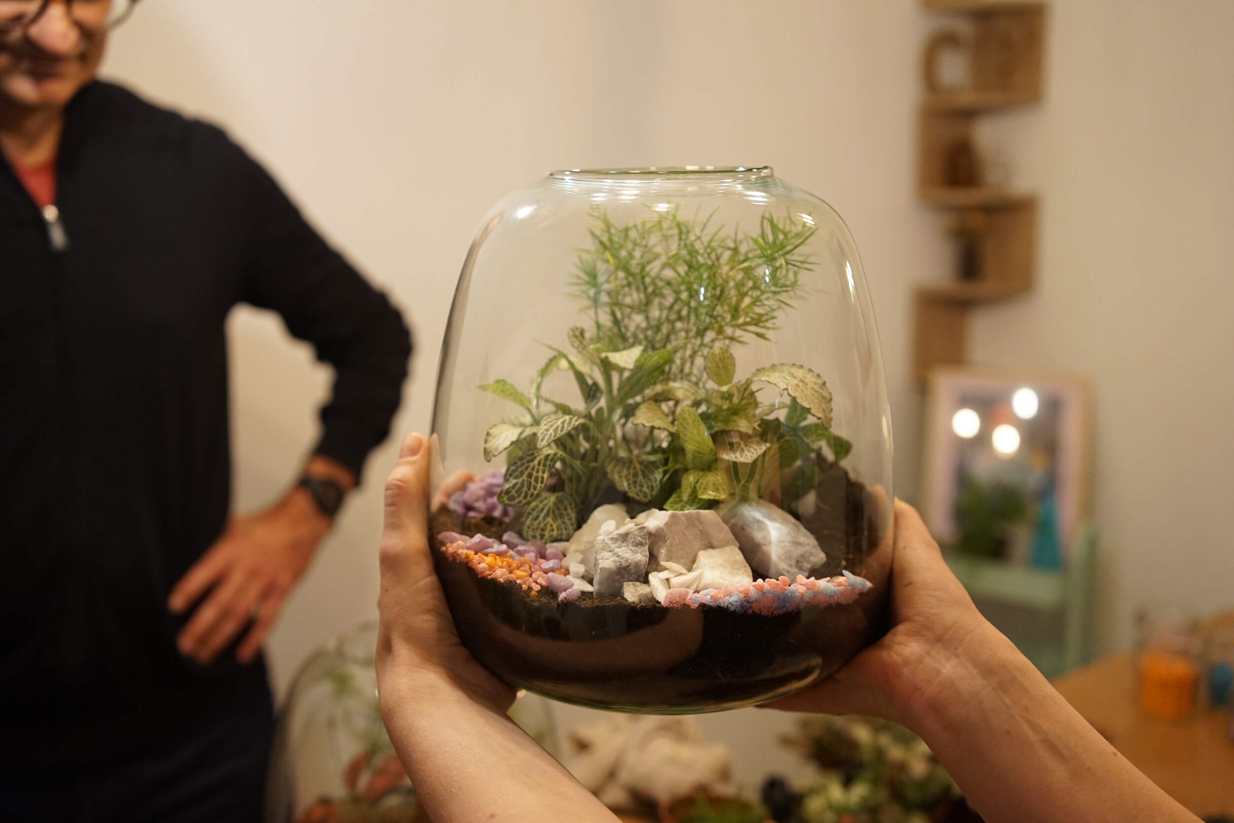 Wecandoo - Enchantez votre équipe et réalisez chacun un terrarium avec Maud et Camille - Image n°7