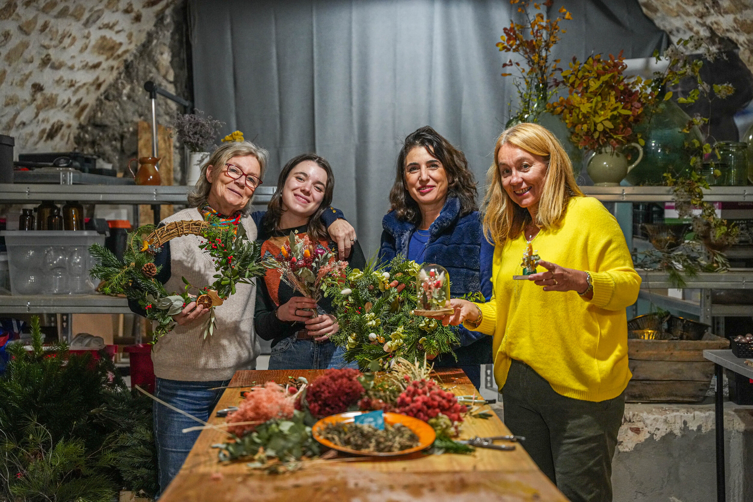 Wecandoo - Créez votre couronne de fleurs de saison avec Leila - Image n°8