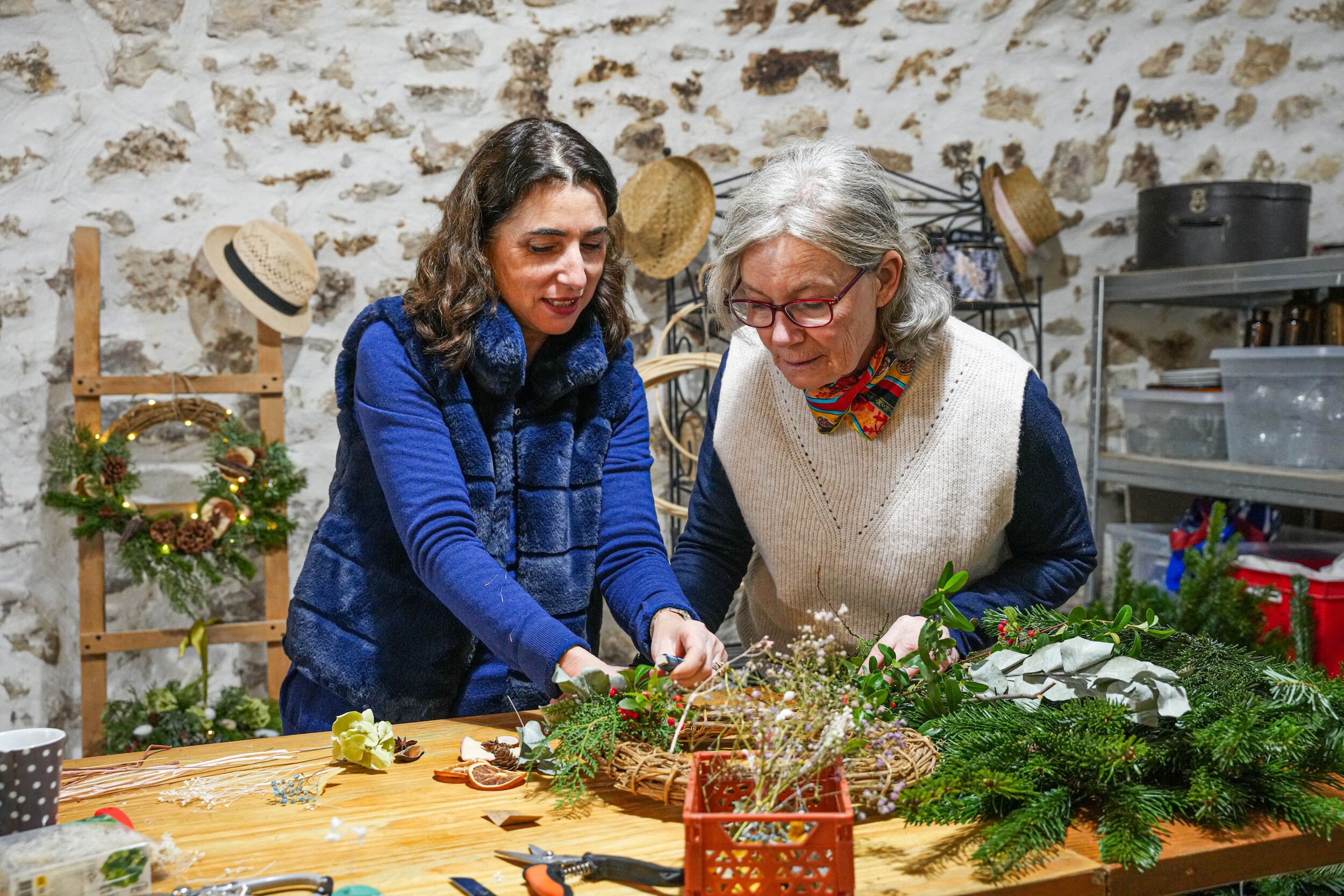 Wecandoo - Créez votre couronne de fleurs de saison avec Leila - Image n°2