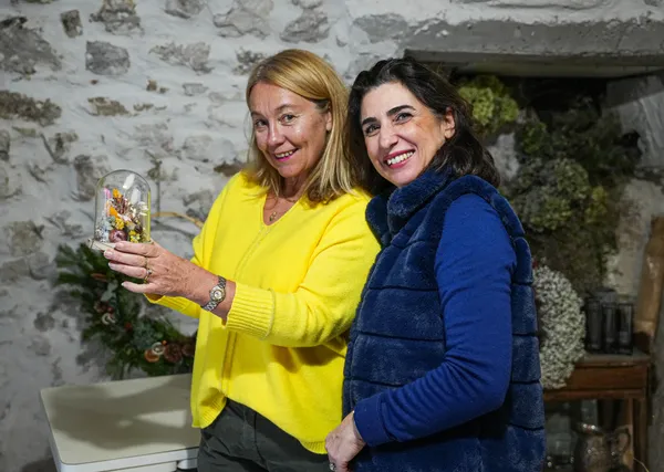 Réalisez votre cloche de fleurs séchées avec Leila - Image n°3 - Wecandoo