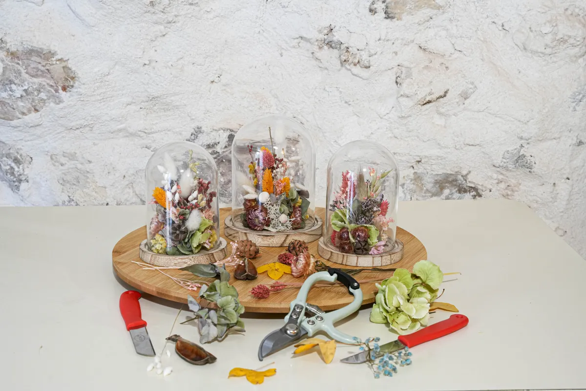 Réalisez votre cloche de fleurs séchées