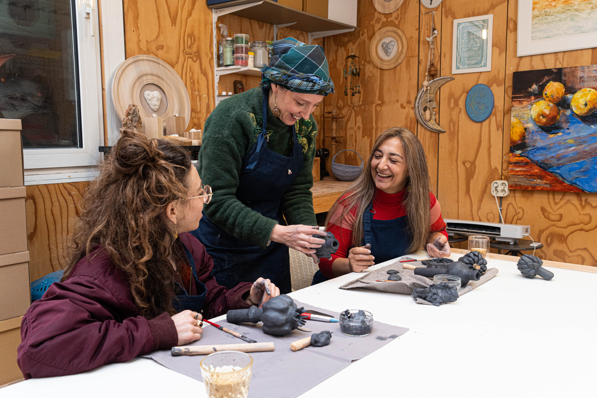 Wecandoo - Make two ceramic candlesticks with Beatricia - Image n°3