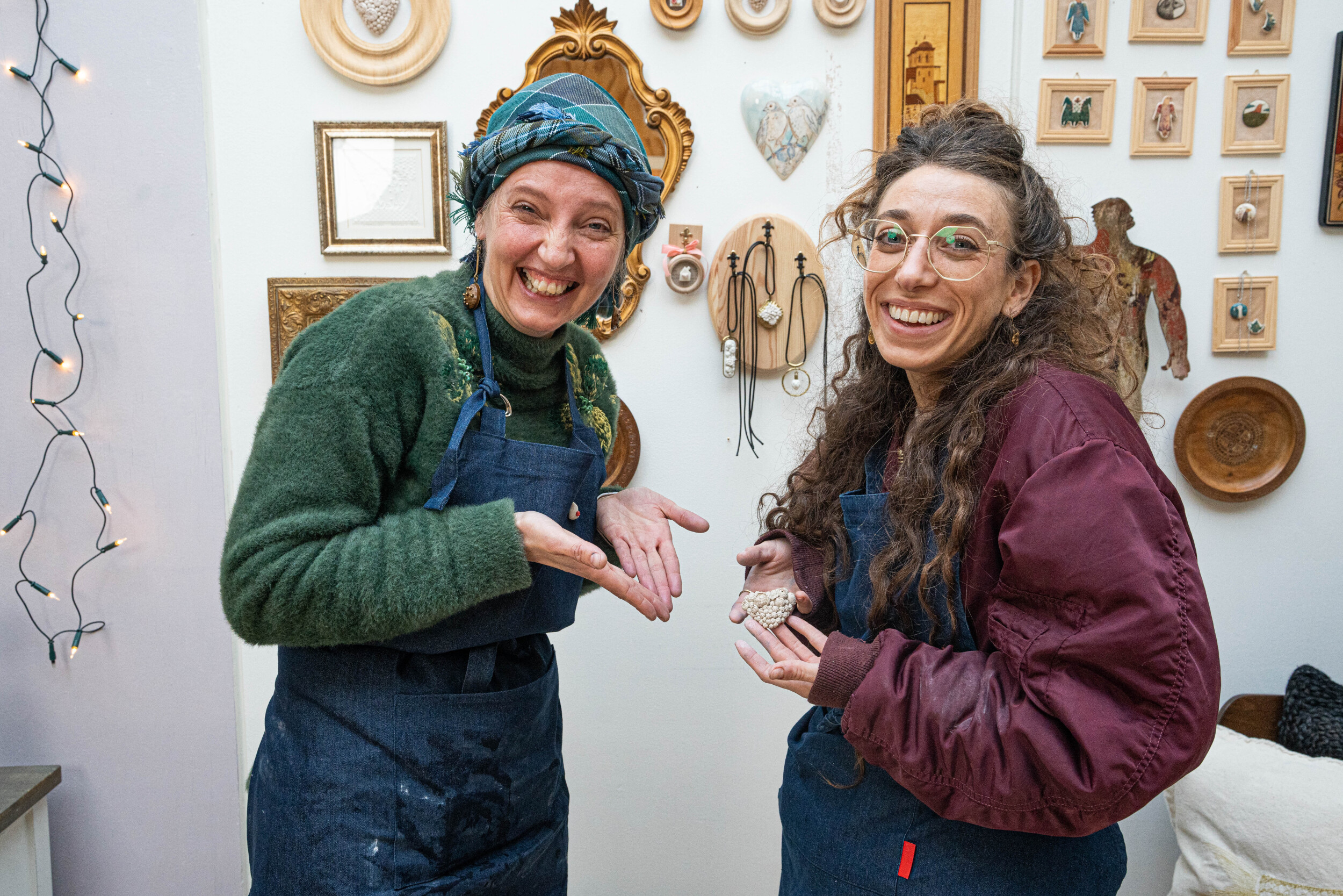 Wecandoo - Maak een ingelijst bloemenkunstwerk van keramiek met Beatricia - Afbeelding nr. 6