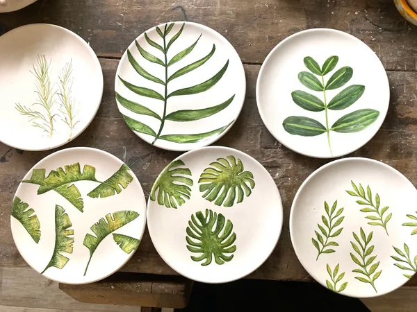 Initiez-vous au décor sur céramique avec Maria - Image n°5 - Wecandoo