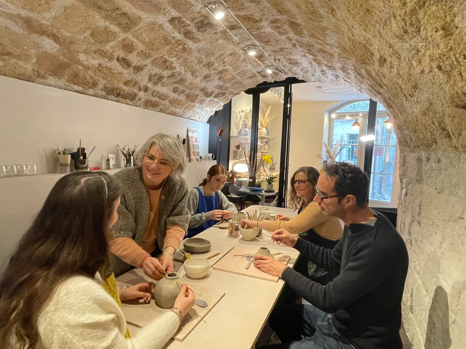 Modelez votre vase ou pichet avec Chloé - Image n°3 - Wecandoo