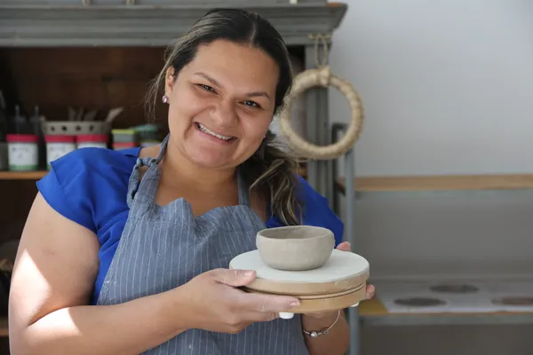 Réunissez votre équipe et découvrez l'art de la céramique avec Maria - Afbeelding nr. 3 - Wecandoo