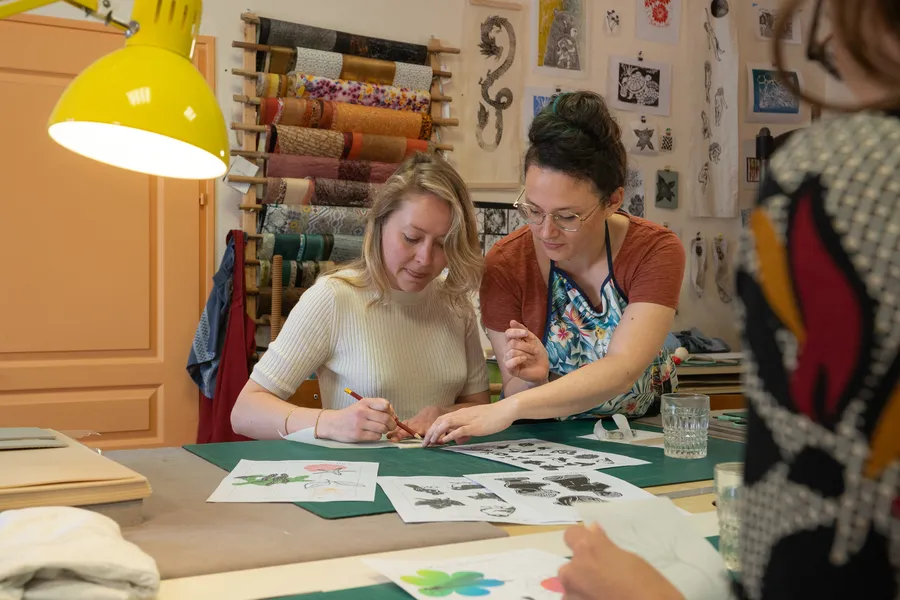 Captivez votre équipe et réalisez chacun une affiche A4 en linogravure avec XM - Image n°1 - Wecandoo