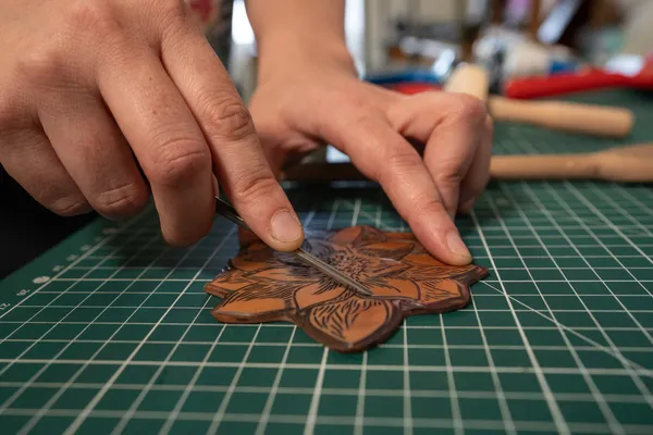 Captivez votre équipe et réalisez chacun une affiche A4 en linogravure avec XM - Image n°4 - Wecandoo