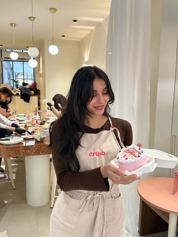 Décorez et assemblez votre bento cake personnalisé avec Alyya - Image n°4 - Wecandoo