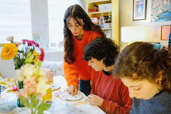Enchantez votre équipe et découvrez la broderie avec Pauline - Image n°2 - Wecandoo
