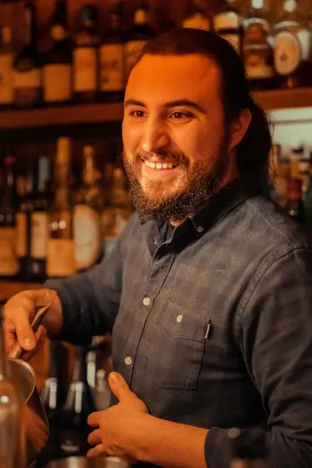 Louis : Mixologue à Paris