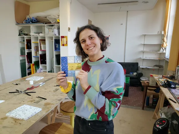 Get your team together and discover the art of stained glass with Margaux - Image n°3 - Wecandoo